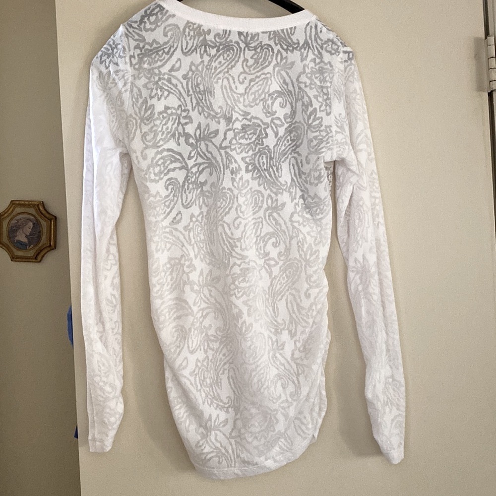Cabi white, lace designed feminine blouse. - Picture 6 of 6